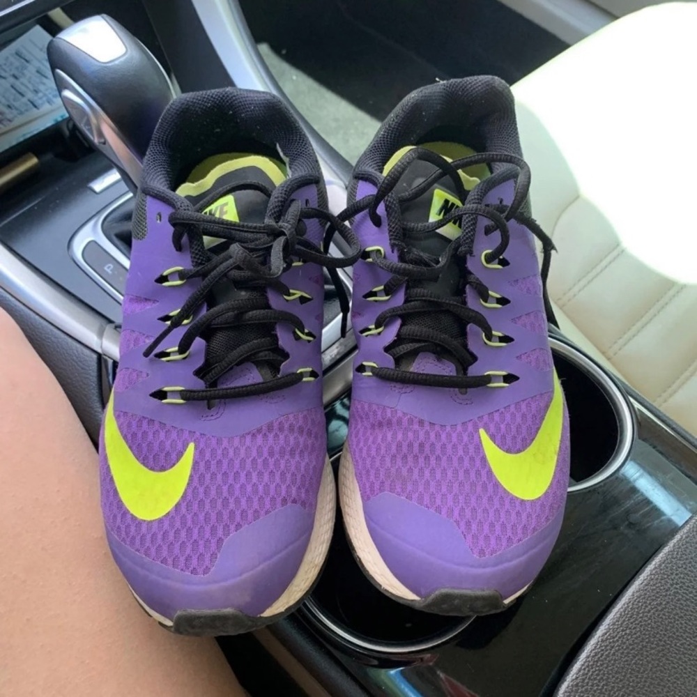 Nike Elite 7 size 9